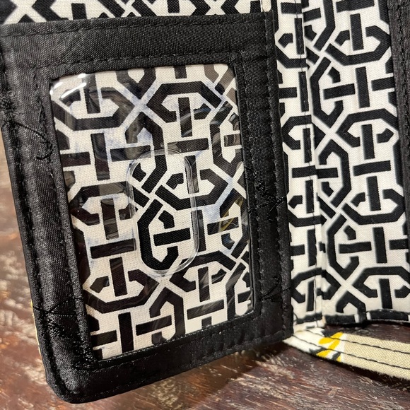 🐢REMOVING LISTING 1/5/26🐢 VERA BRADLEY DOGWOOD WALLET w/ CROSSBODY STRAP - Picture 4 of 10